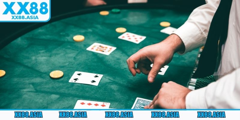 Kết hợp các lá mạnh để tạo nên bộ phỏm thắng nhanh